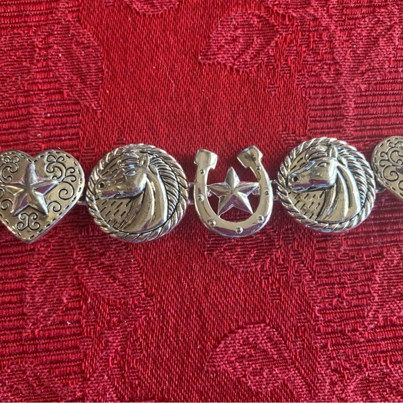 Silvertone Western Horse Bracelet - Picture 4 of 8